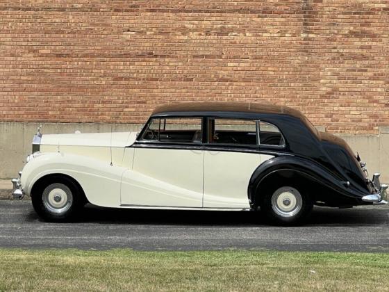 1956 Rolls Royce Silver wraith Gasoline Silver