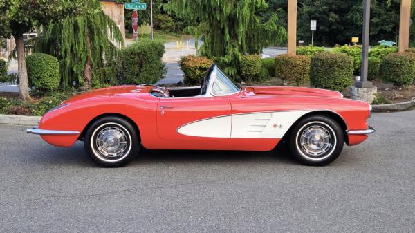 1960 Chevrolet Corvette Roadster 4 speed Manual RWD