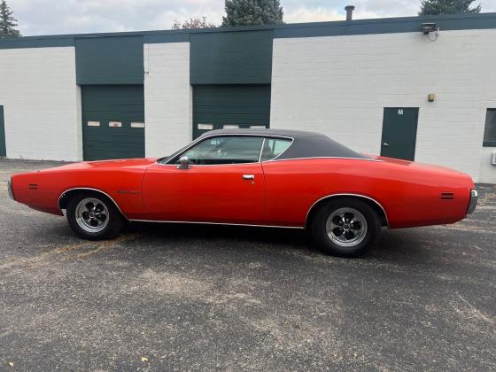 1971 Dodge Charger include a 318 2 bbl