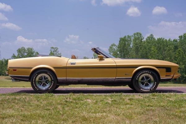 1973 Ford Mustang Convertible 351 CID Cleveland V 8 engine