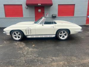 1966 CHEVROLET CORVETTE RESTOMOD Gasoline FUEL INJECTED 350 V8