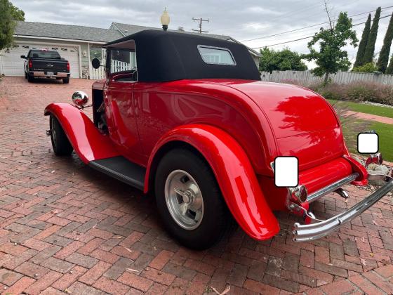 1932 Ford Roadster 700r trans 8 Cylinders