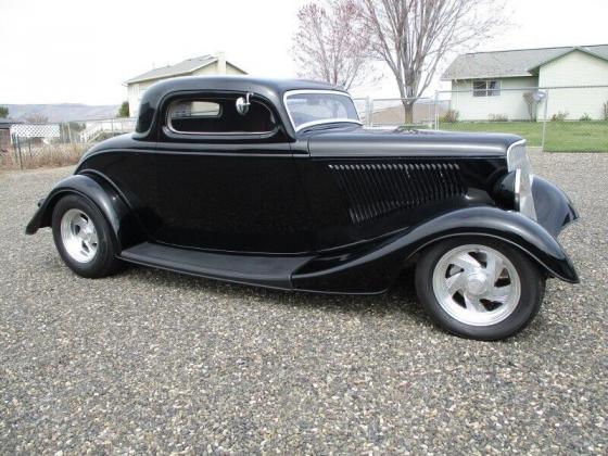 1933 Ford 3 window Clean Title 377 stroker Engine